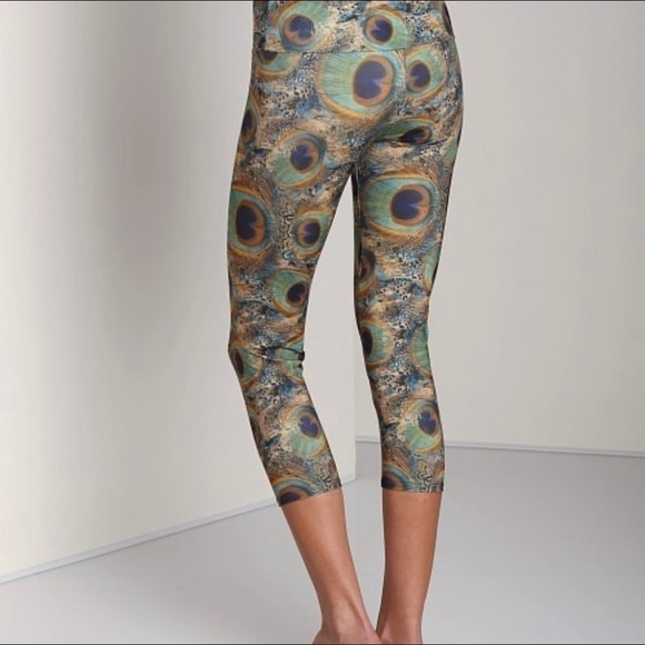 REVOLVE SzS/M Onzie Peacock motif crops EUC - Picture 3 of 12